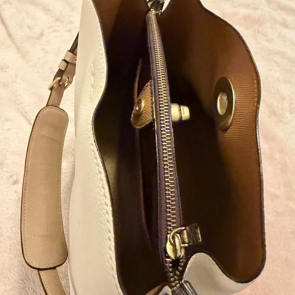 Coach White and Tan Leather Shoulder Bag - Picture 6 of 7